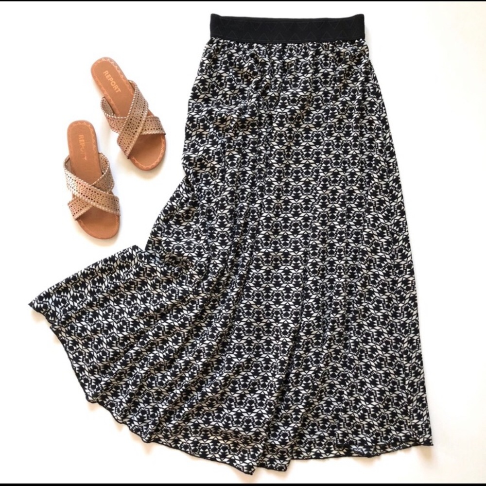LuLaRoe Black & White Patterned Lucy Maxi Skirt